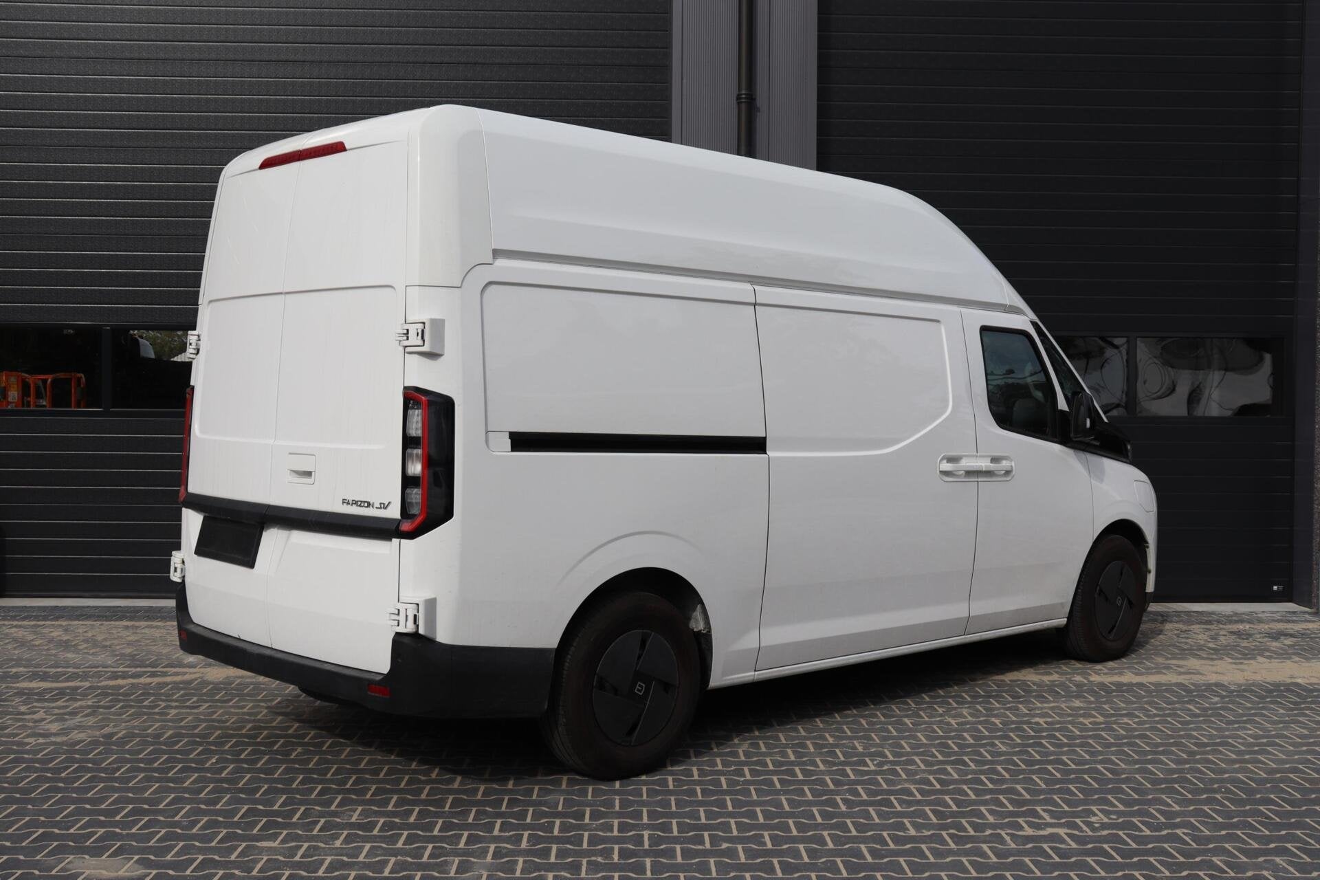Farizon SV 83kWh L2H3 l 231PK l AIRCO l 360 CAMERA l FULL OP, Auto's, Overige merken, Dealer onderhouden, Gebruikt, Zwart