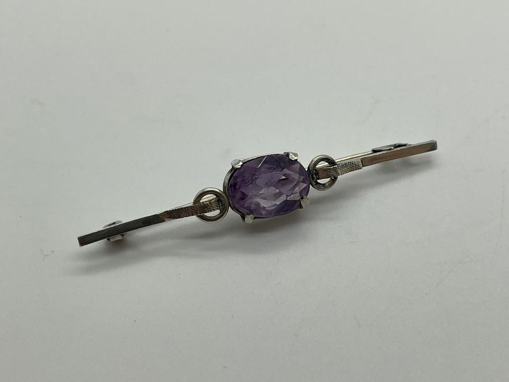 D88 Prachtige 830 zilveren amethist broche, Ophalen of Verzenden, Zilver, Broche, Met edelsteen