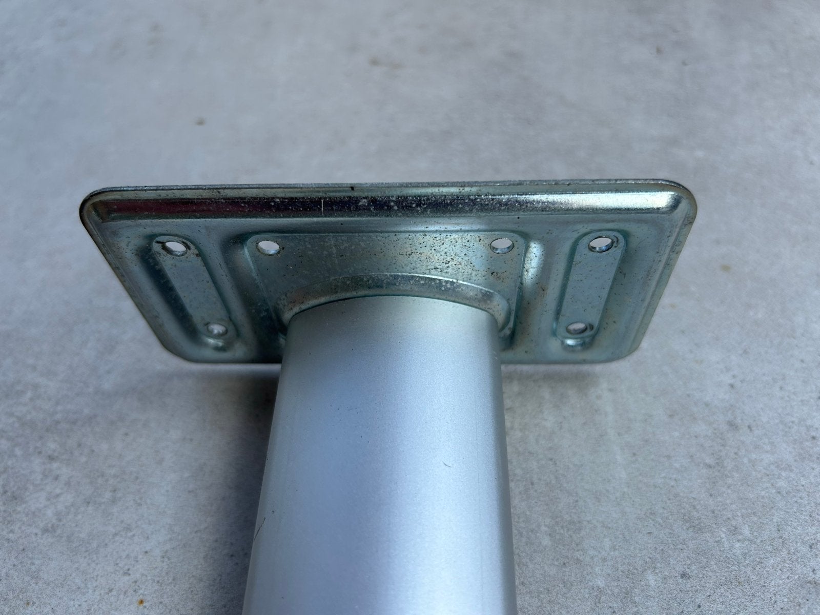 Novus klaptafelpoot met middenknik lichtgrijs, Caravans en Kamperen, Camper-accessoires, Ophalen, Gebruikt