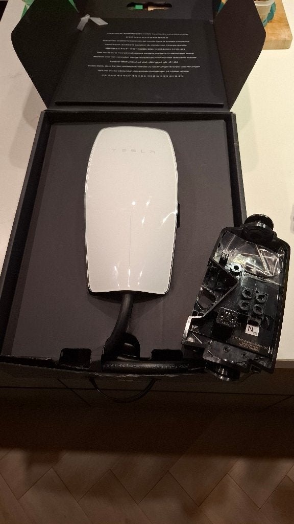 Tesla Wall Connector Gen 3, Ophalen of Verzenden, Zo goed als nieuw, Laadpaal en Laadkabel