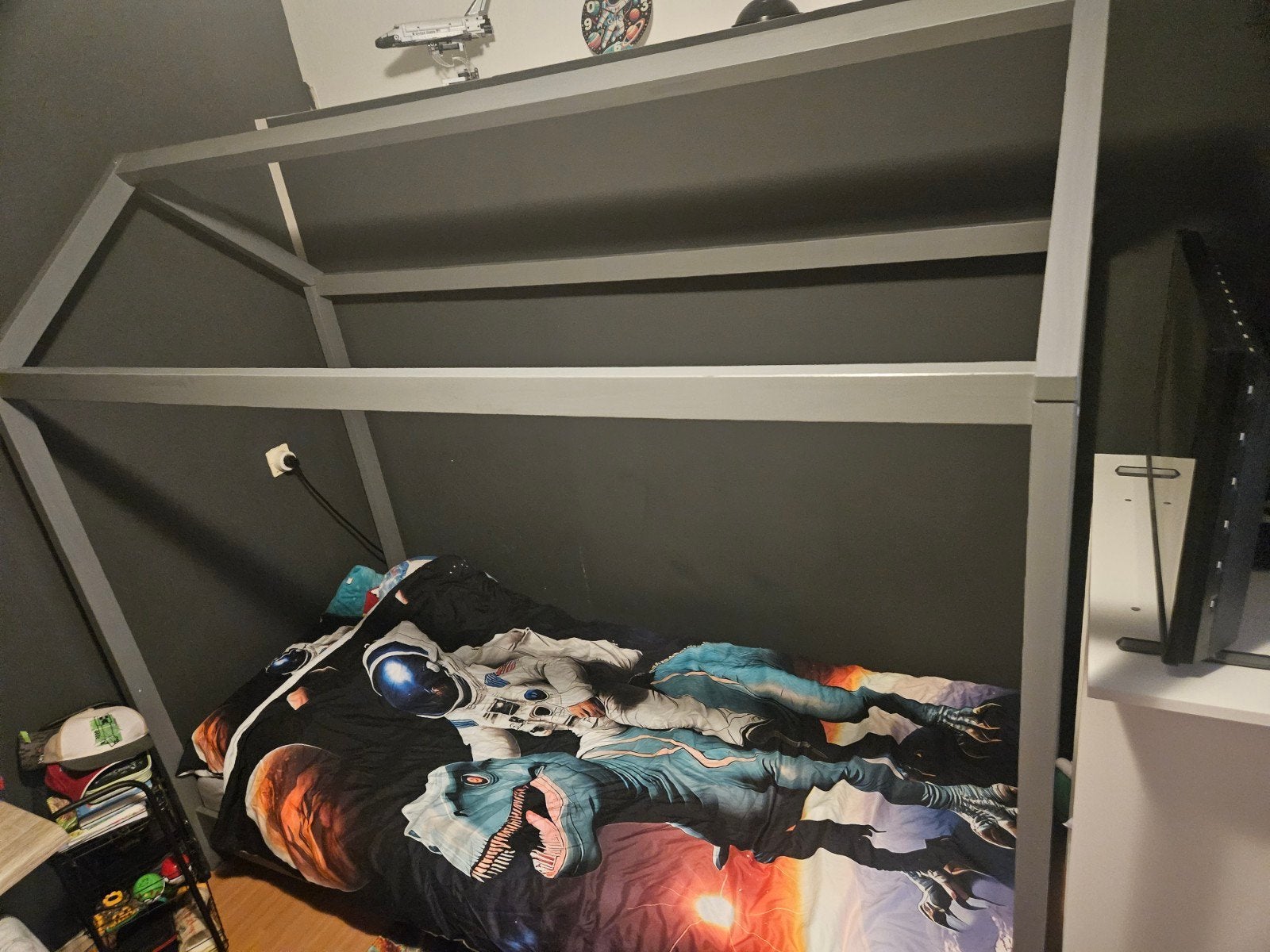 Kinderbed huisbed grijs 90x200 cm, Ophalen, 90 cm, Eenpersoons, Zo goed als nieuw