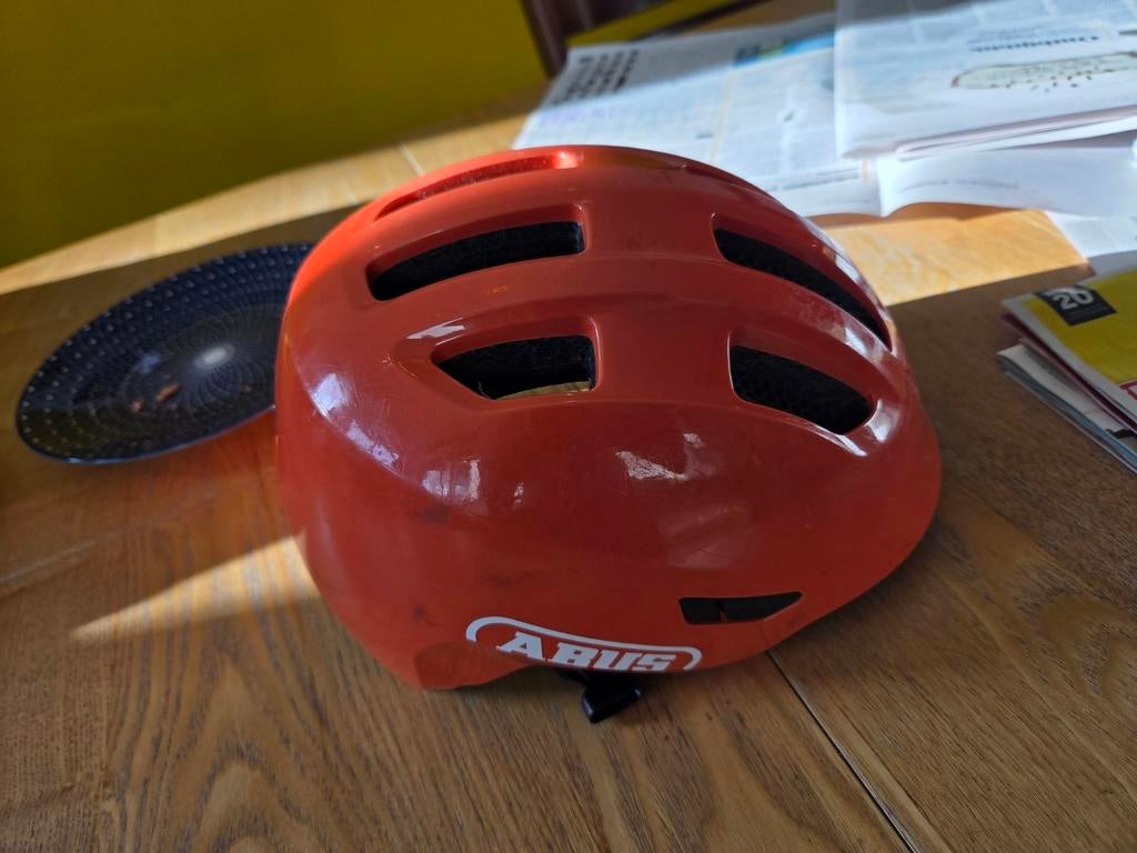 Abus Kinder Fietshelm - Veilig en Comfortabel, Fietsen en Brommers, Fietsaccessoires | Fietshelmen, Ophalen of Verzenden, Gebruikt