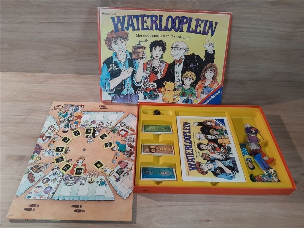 Waterlooplein - met oude spullen geld verdienen - s5834