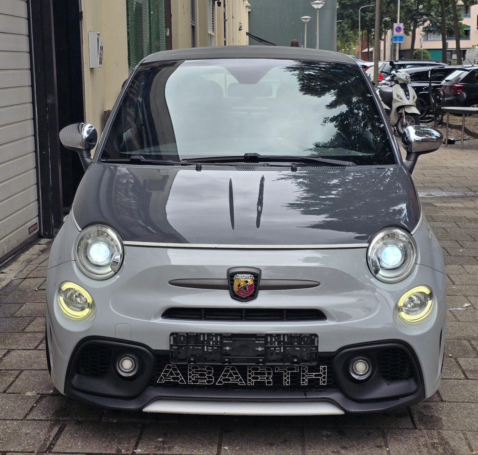 Fiat 500 1.4 T-jet Abarth C 103KW AUT 2010 Grijs, Auto's, 15 km/l, 40 €/maand, 4 cilinders, Cabriolet