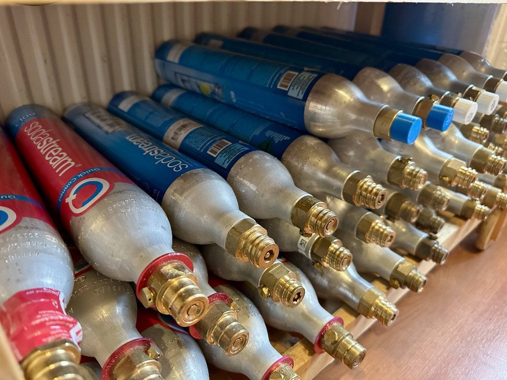 Volle SodaStream cilinders voor de helft van de prijs?, Ophalen, Zo goed als nieuw