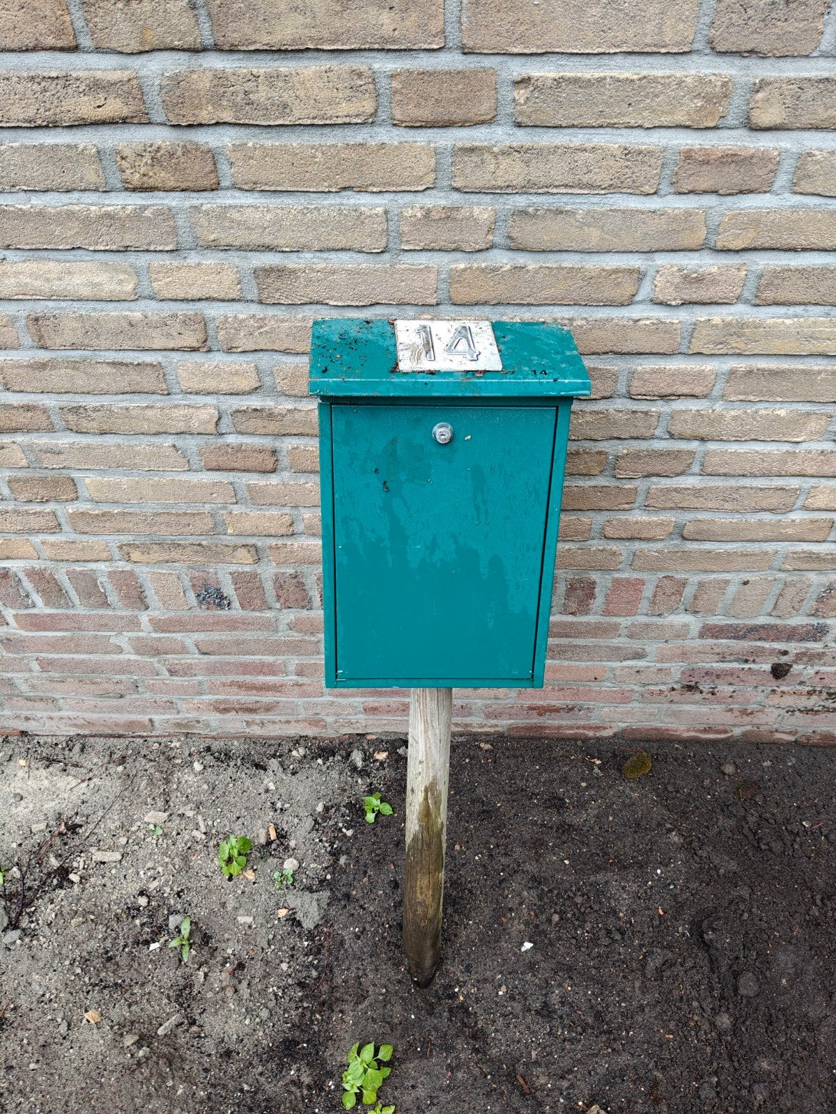 Groene brievenbus op paal, Ophalen of Verzenden, Gebruikt, Staal, Staande brievenbus