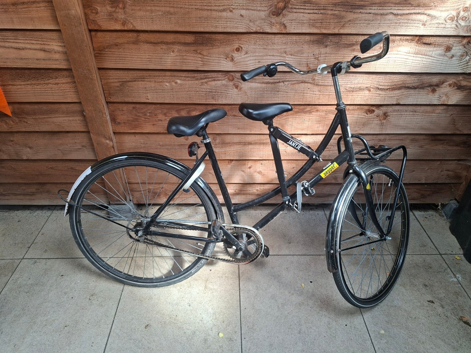 Zwarte stadsfiets merk pepper, Fietsen en Brommers, Fietsen | Oldtimers, Ophalen, Terugtraprem, Pepper, Jaren '60 of nieuwer