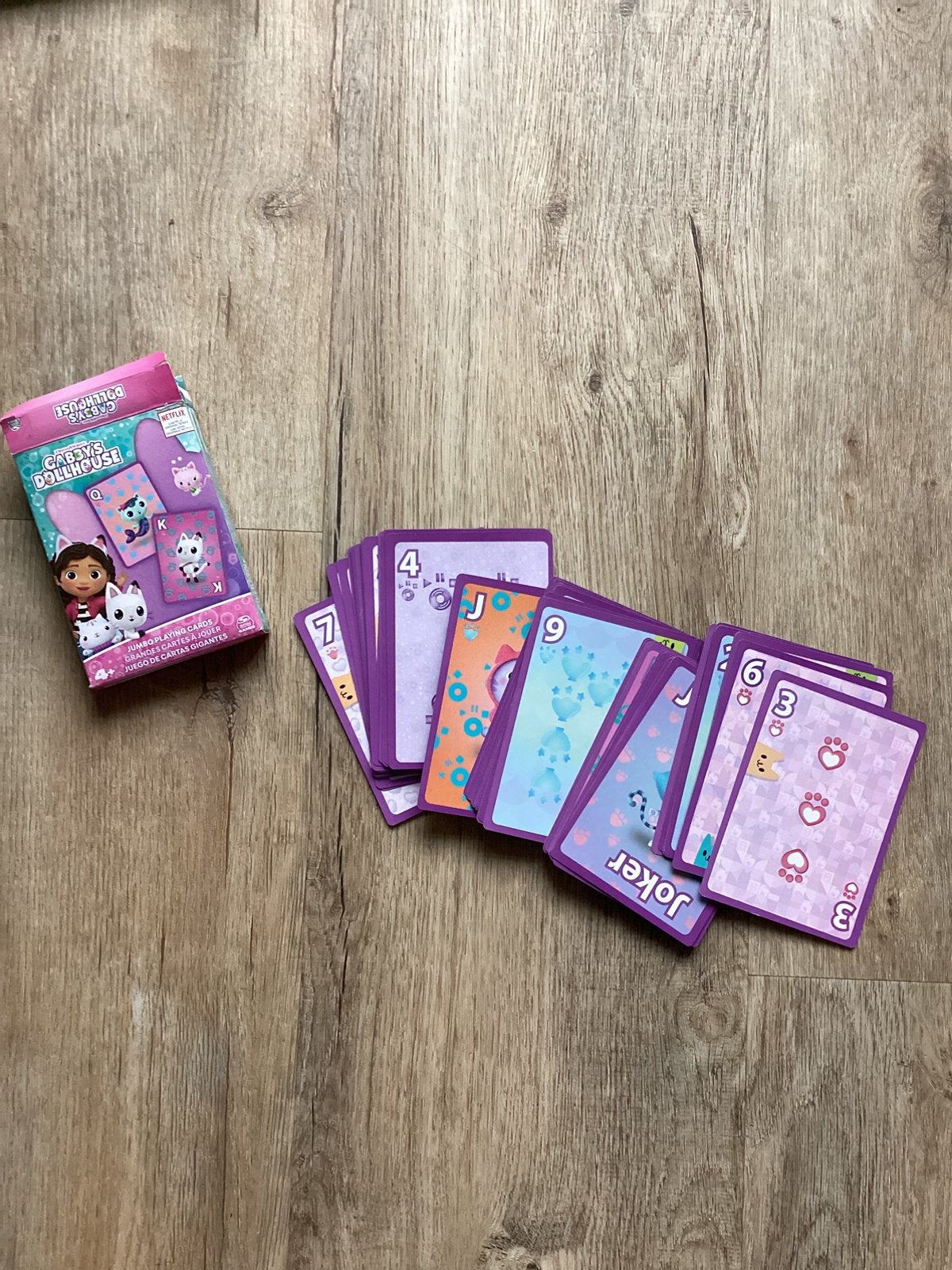 Gabby’s Dollhouse speelkaartenset, Verzamelen, Ophalen of Verzenden, Zo goed als nieuw, Speelkaart(en)