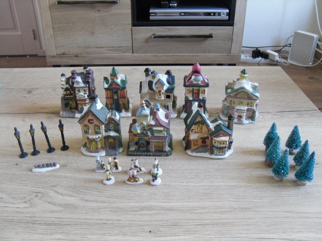 Kerstdorpje / Kersthuisjes met accessoires, Ophalen of Verzenden, Gebruikt