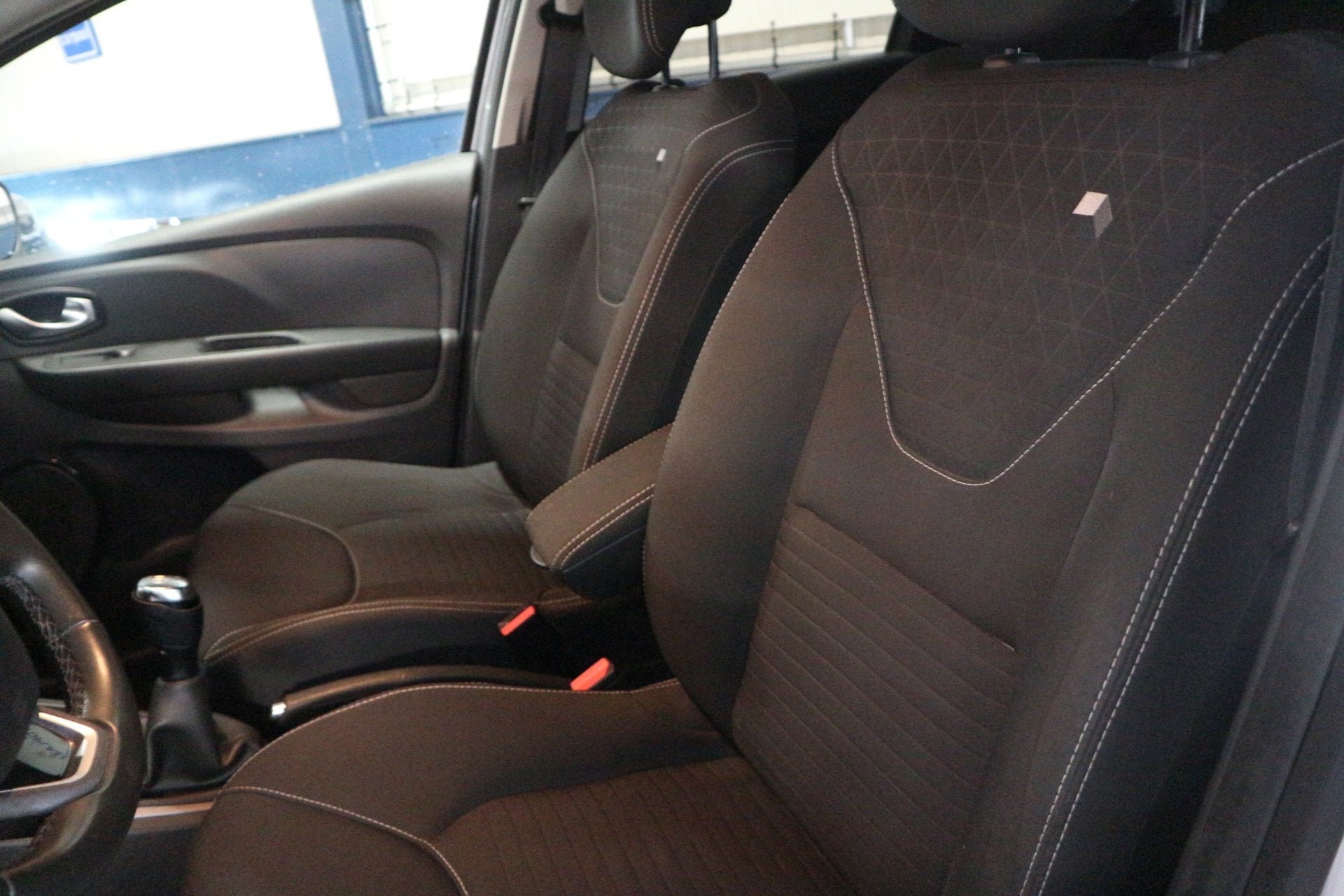 Renault Clio Estate 0.9 TCe Limited / BASS REFLEX / FACELIFT, Voorwielaandrijving, 898 cc, 1063 kg, Gebruikt