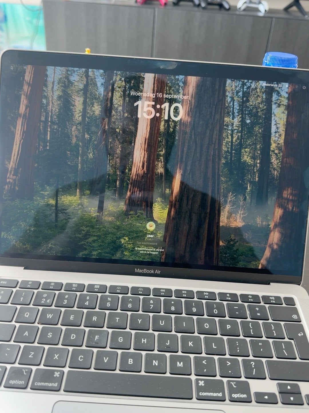 MacBook Air 13” 2020 i3 256GB – Find My Lock, Ophalen