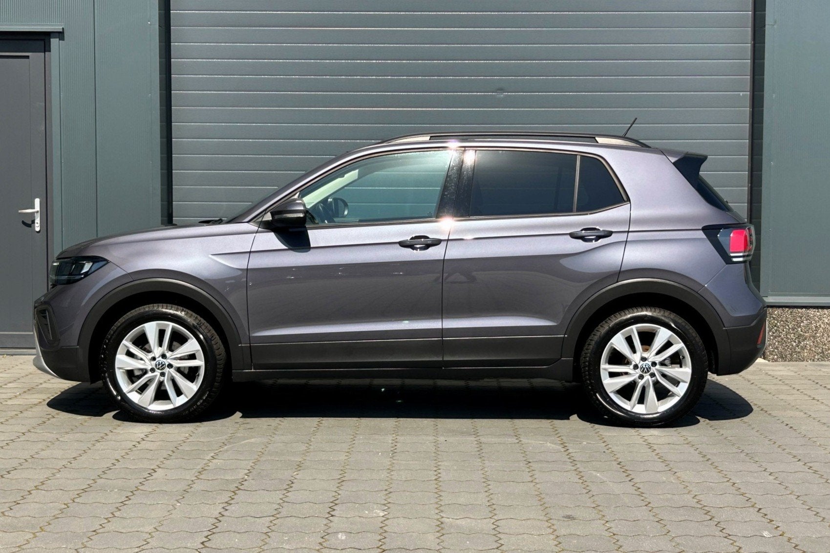 Volkswagen T-Cross 1.0 TSI Life Edition DSG CAMERA 17" VIRTU, Dealer onderhouden, Gebruikt, Overige kleuren, Met garantie (alle)