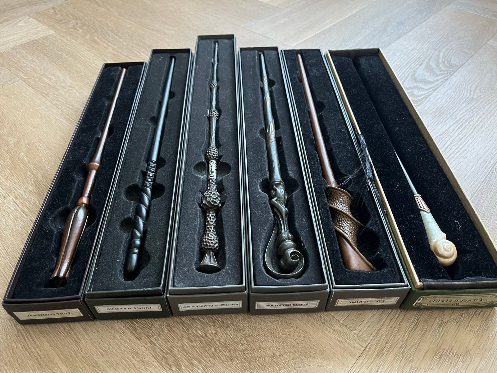 Harry Potter en Fantastic Beasts toverstokken, Ophalen of Verzenden, Zo goed als nieuw, Replica