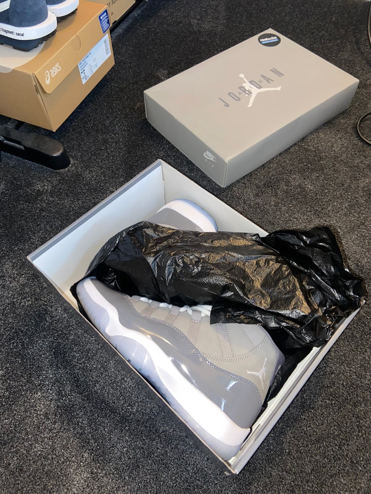 Jordan 11 cool grey, Ophalen of Verzenden, Gedragen, Wit, Sneakers of Gympen