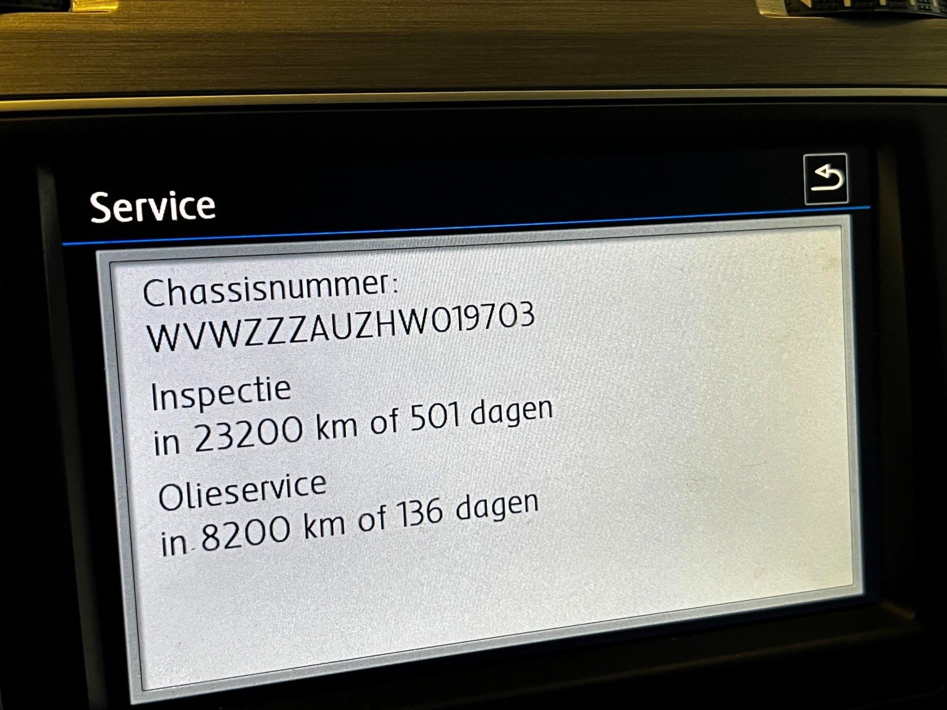 Volkswagen Golf 1.0 TSI Connected Series Carplay_Camera_Navi, Auto's, Voorwielaandrijving, Dealer onderhouden, Gebruikt, Euro 6