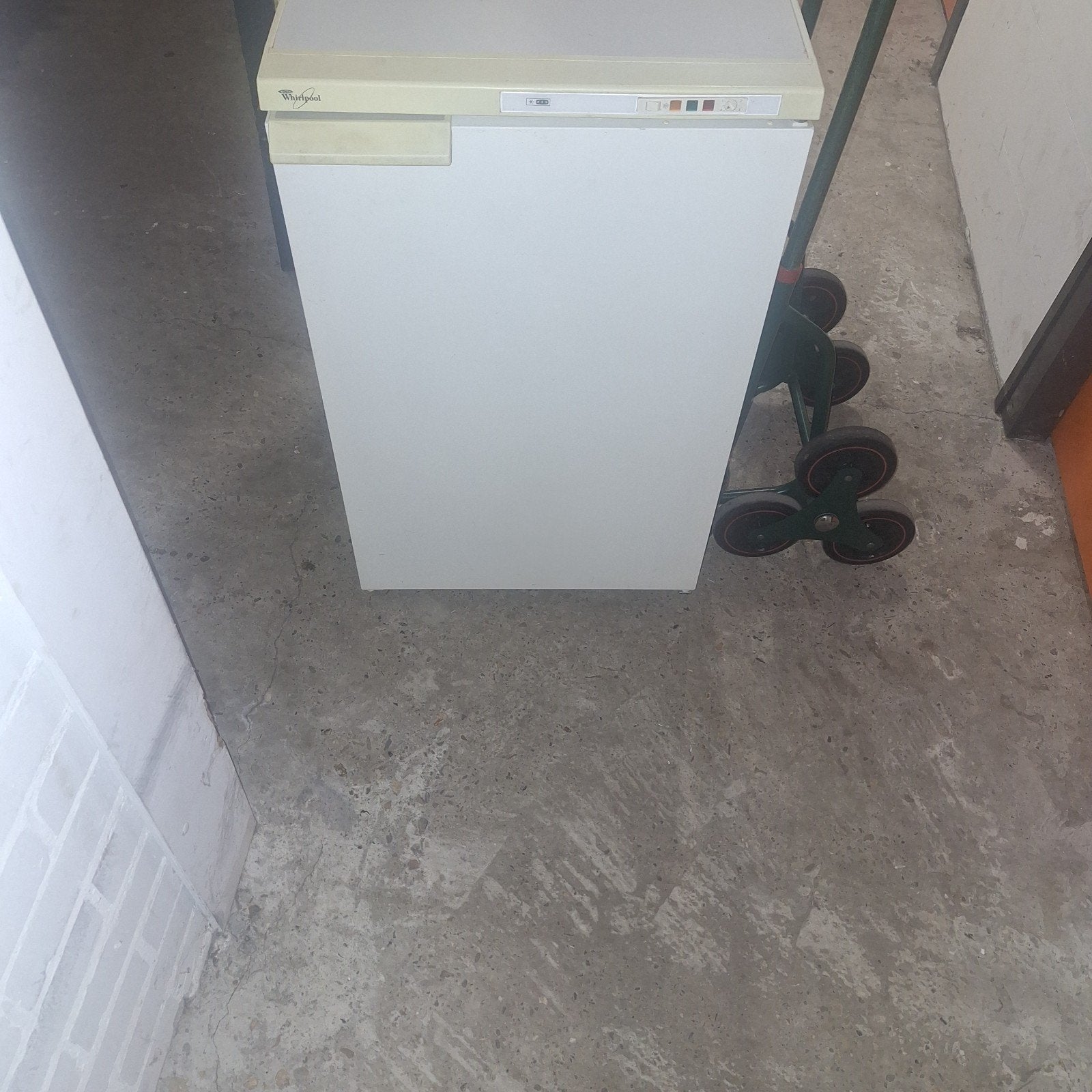 Whirlpool vrieskast met 4 lades - bezorging mogelijk, Vrieskast, Gebruikt, Minder dan 85 cm, Minder dan 60 cm