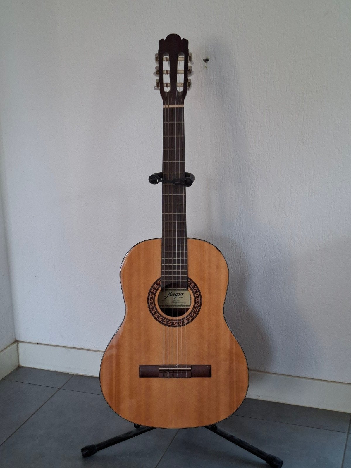 Gitaar Morgan, Muziek en Instrumenten, Snaarinstrumenten | Gitaren | Akoestisch, Ophalen, Zo goed als nieuw, Klassieke of Spaanse gitaar