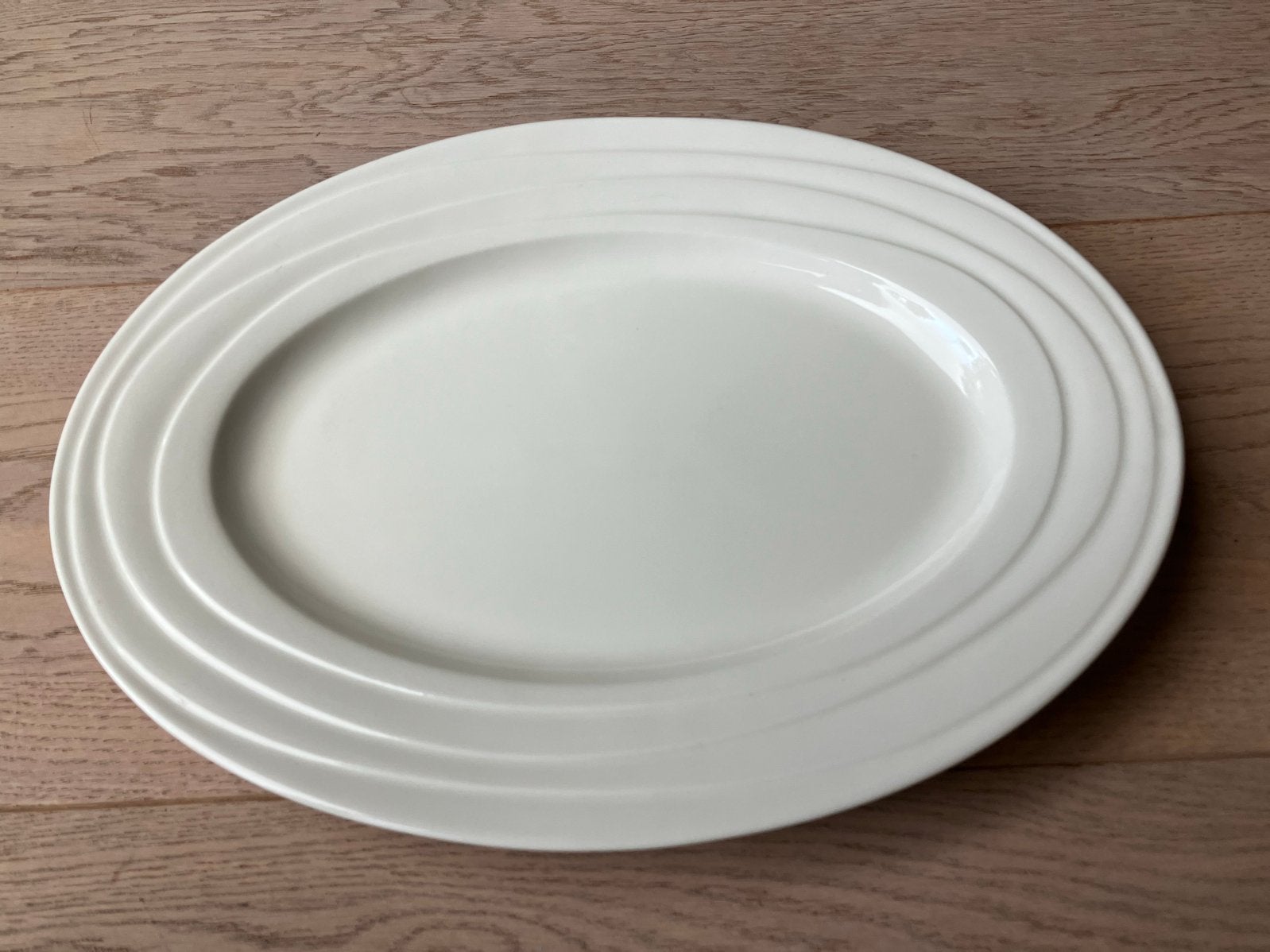 Jamie Oliver Ovale Serveerschaal  - Waves - 33,5 x 24,5 cm, Gebruikt, Overige merken, Keramiek, Ophalen of Verzenden