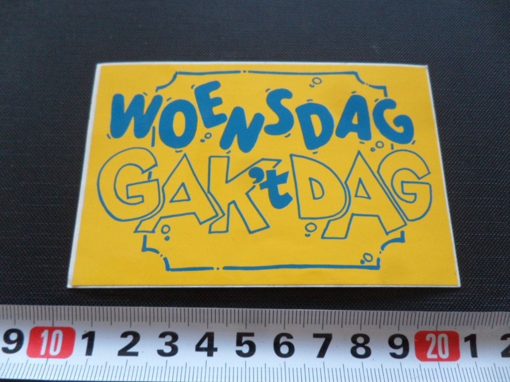 sticker Woensdag GAK 't DAG   *, Ophalen, Zo goed als nieuw