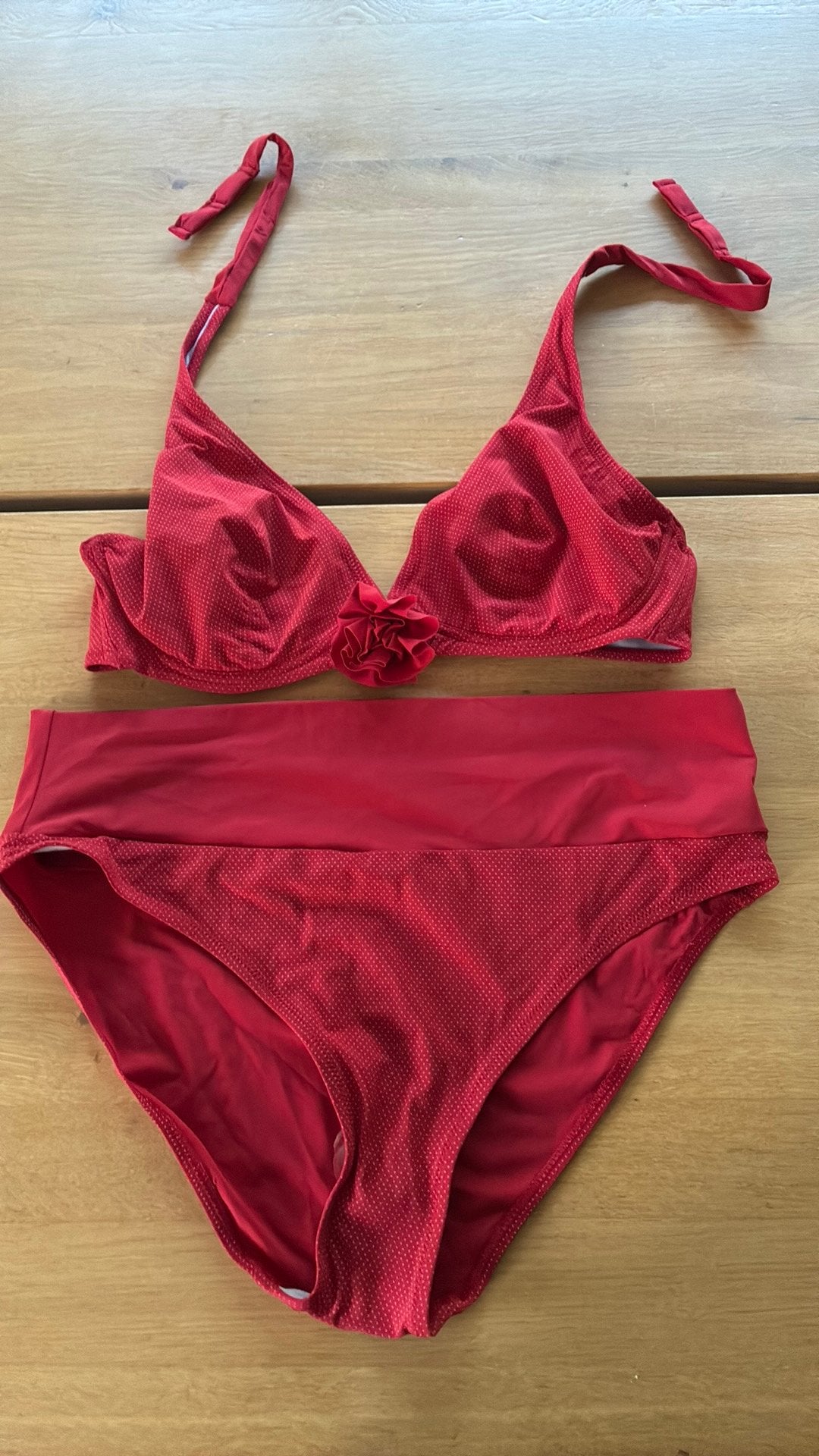 Antigel Bikini 80D/46 met beugel en omslagbroekje, Ophalen of Verzenden, Zo goed als nieuw, Rood, Bikini