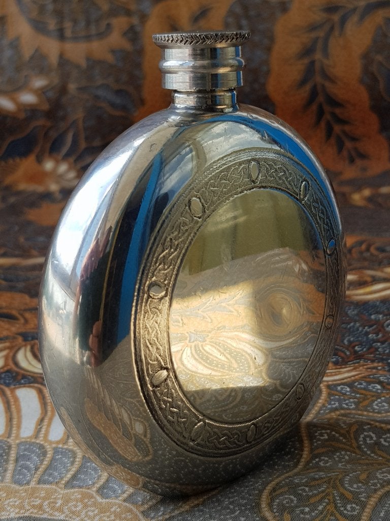 Oude zakfles uit Engeland van tin en silverplate 10,2 cm., Antiek en Kunst, Ophalen of Verzenden