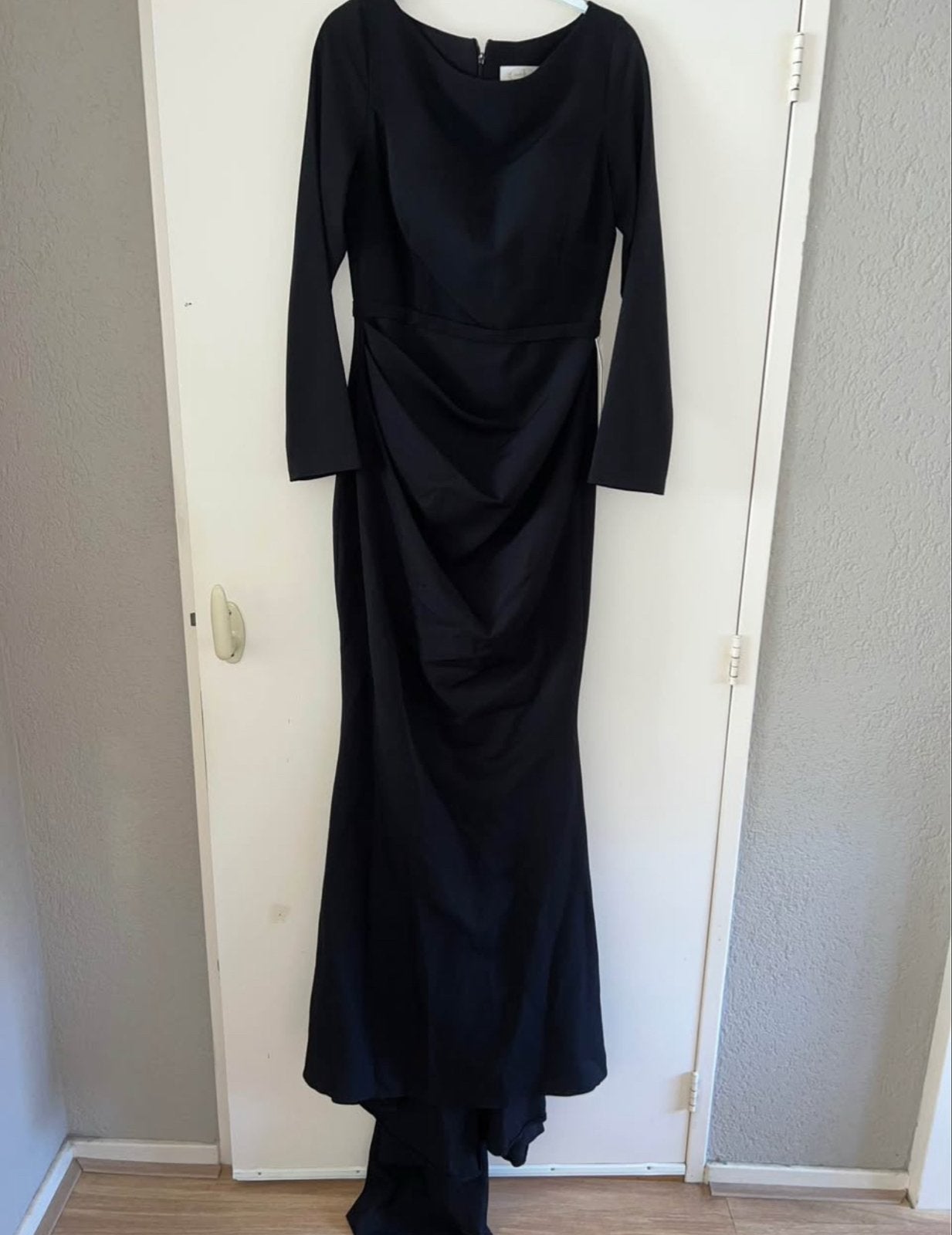 Elegante zwarte avondjurk met lange mouwen, Maat 38/40 (M), Zwart, Ophalen of Verzenden, Zo goed als nieuw