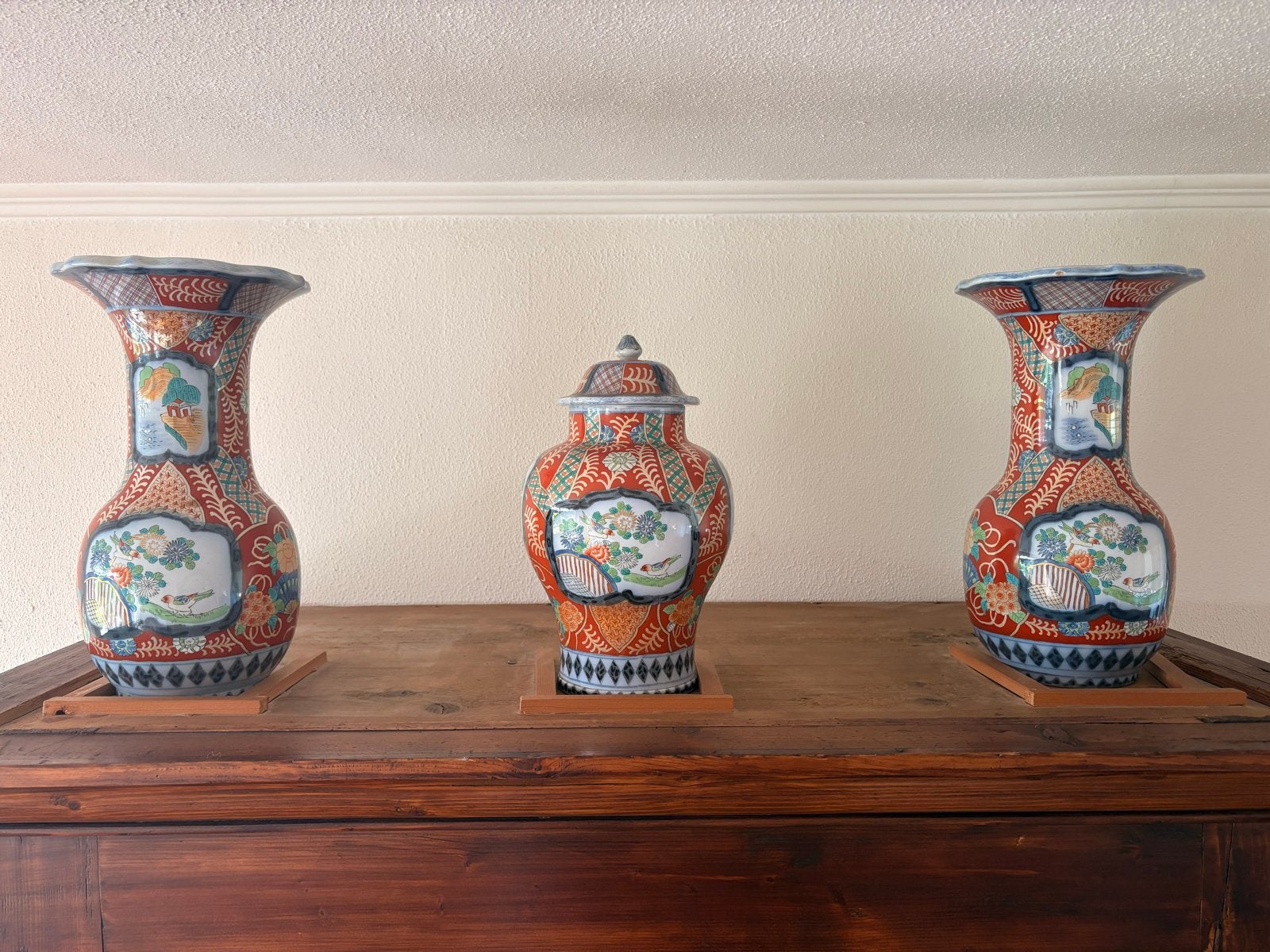 Set van 3 M. Regout Maastricht Imari vazen, Ophalen