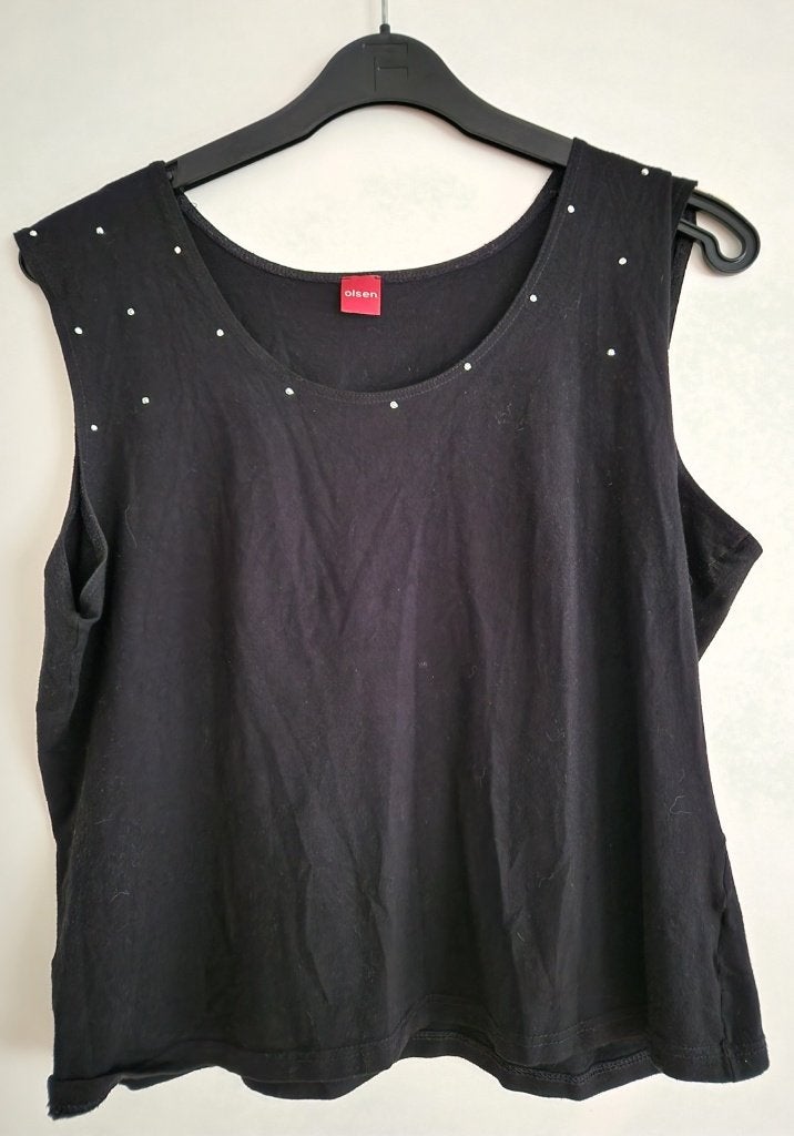 Olsen topje, maat 44, zwart,met zilverkleurige knopjes, zgan, Olsen, Zwart, Zo goed als nieuw, Shirt of Top