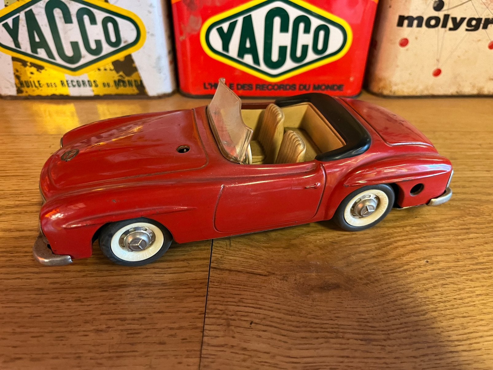 Schuco Mercedes 2095, Ophalen