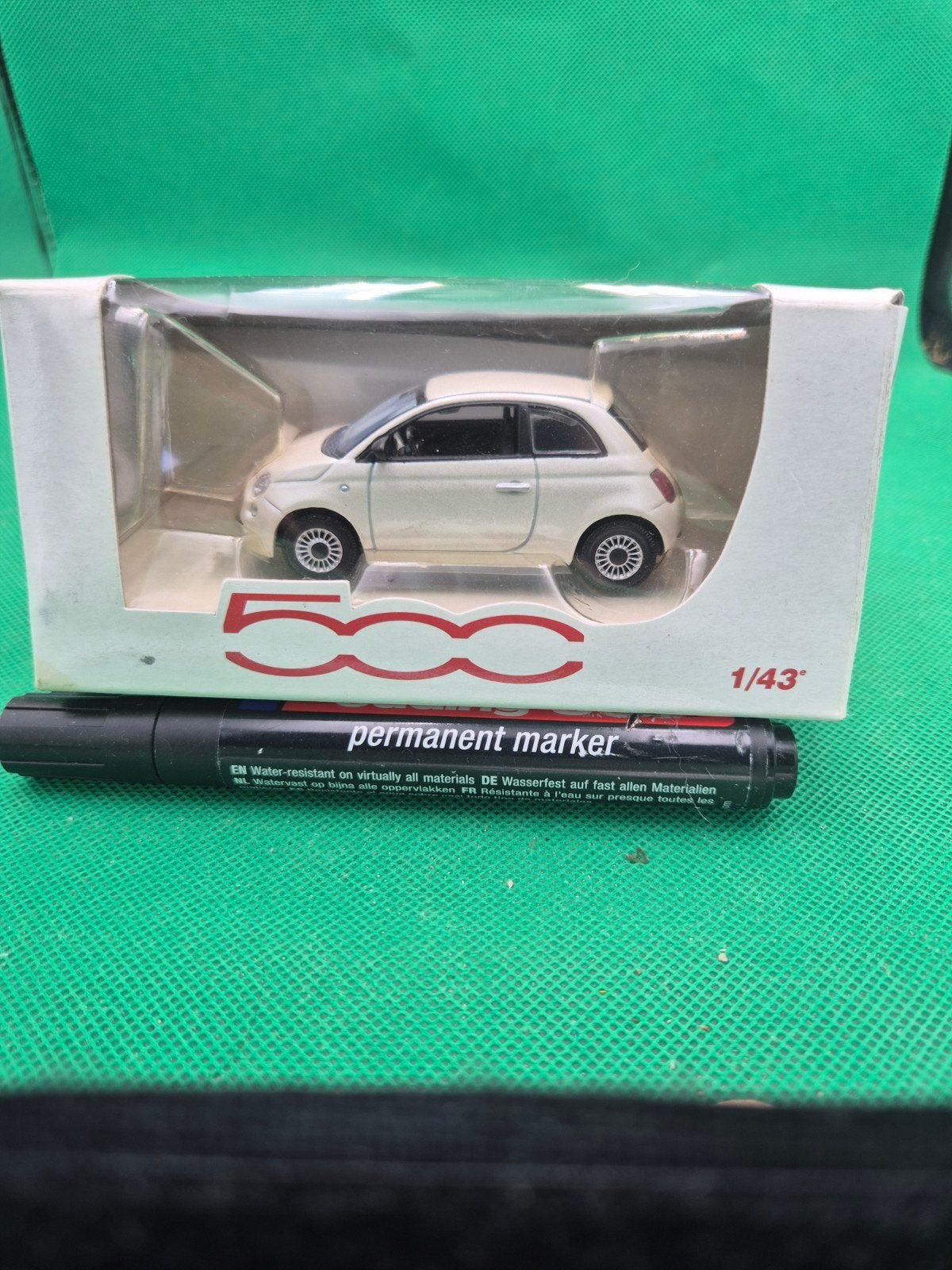 150 Fiat 500 1/43 Norev, Ophalen of Verzenden, Zo goed als nieuw, Auto, Norev