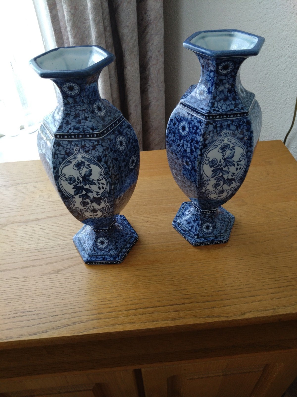 Set van 2 Petrus Regout Maastricht vazen, Delfts blauw, Antiek en Kunst, Ophalen of Verzenden