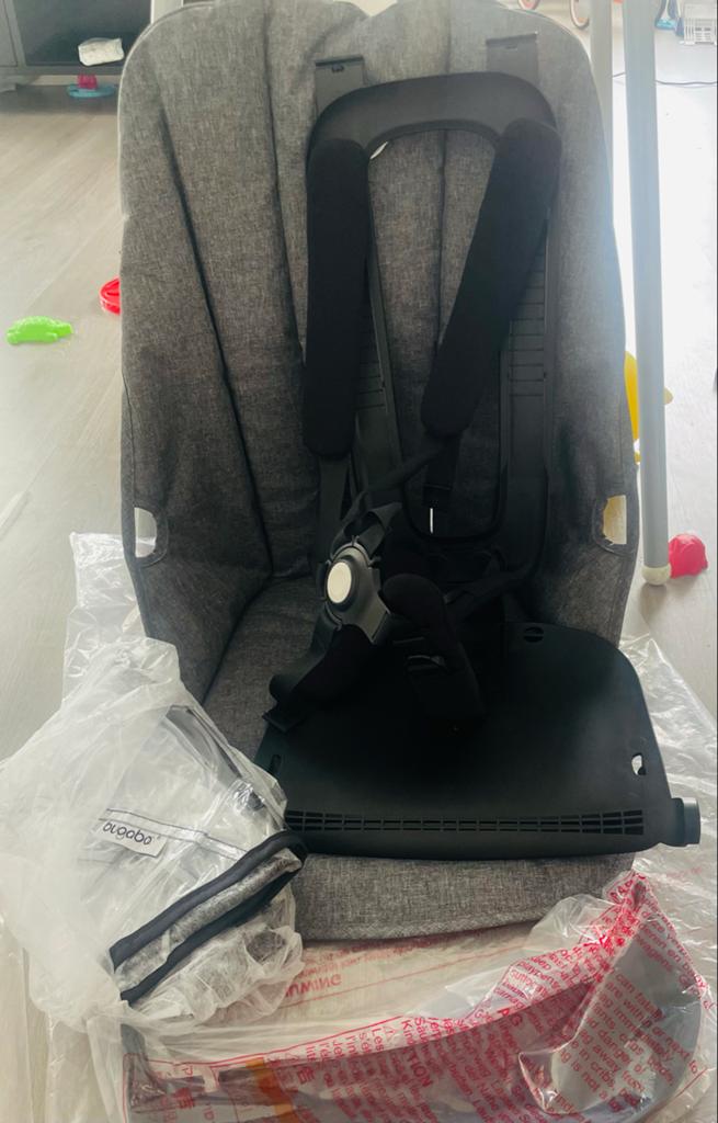 Bugaboo autostoel met gordel en bekleding, Ophalen of Verzenden, Zo goed als nieuw