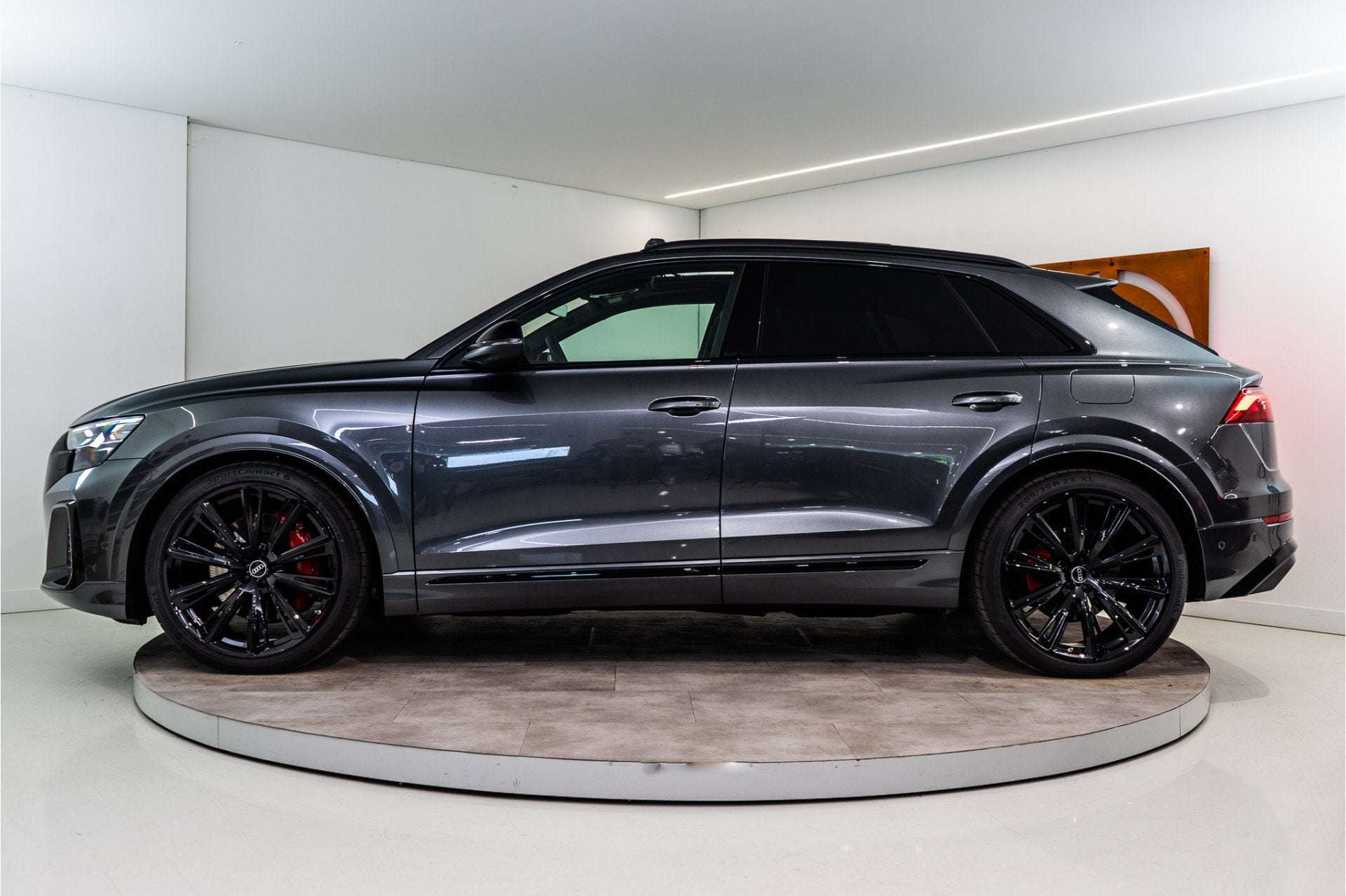 Audi Q8 60 TFSI E Quattro S-Edition Competition 490PK FACELI, Automaat, 77 km/l, Gebruikt, Zwart