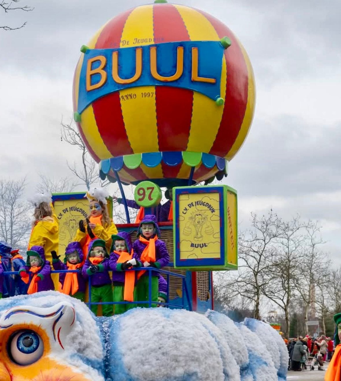 Foto 6 van Luchtballon carnaval carnavakswagen loopgroep optocht