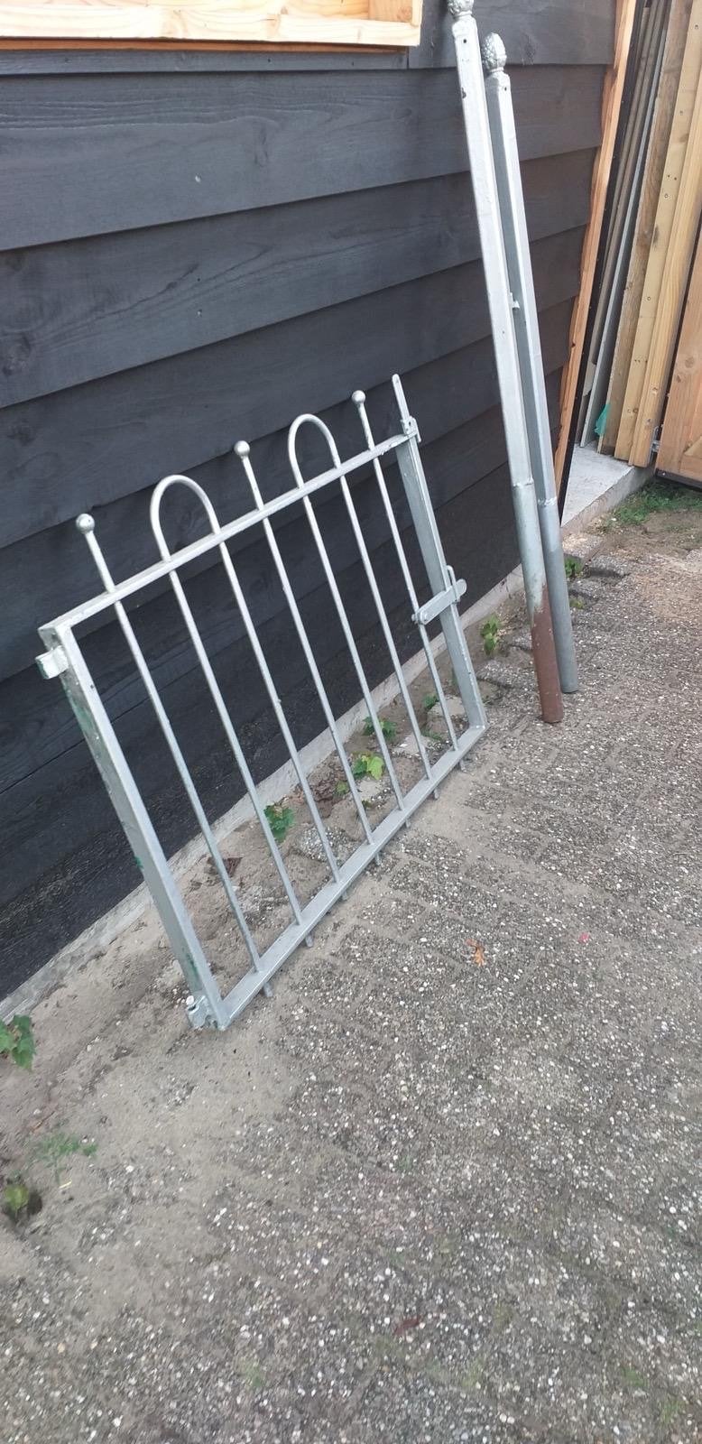 Metalen hekwerk met palen - Gebruikt, Ophalen, Met poort, Gebruikt, Tuinhek
