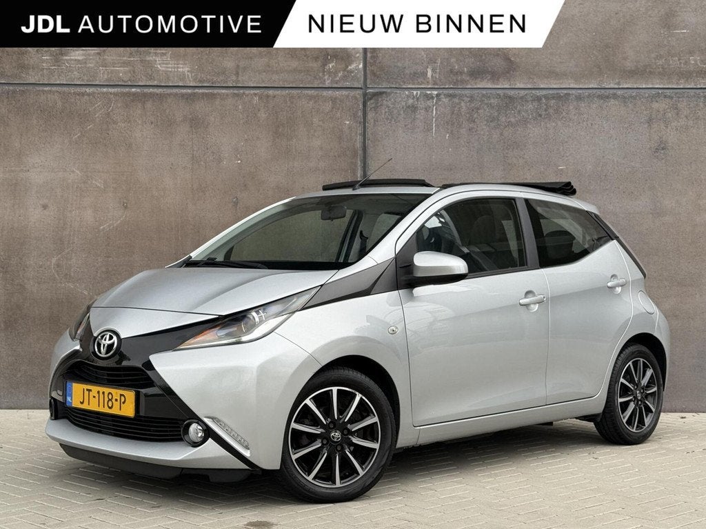Toyota Aygo 1.0 VVT-i x-wave | Cabrio dak | Camera | Cruise, Auto's, Toyota, Voorwielaandrijving, Stof, Gebruikt, Start-stop-systeem