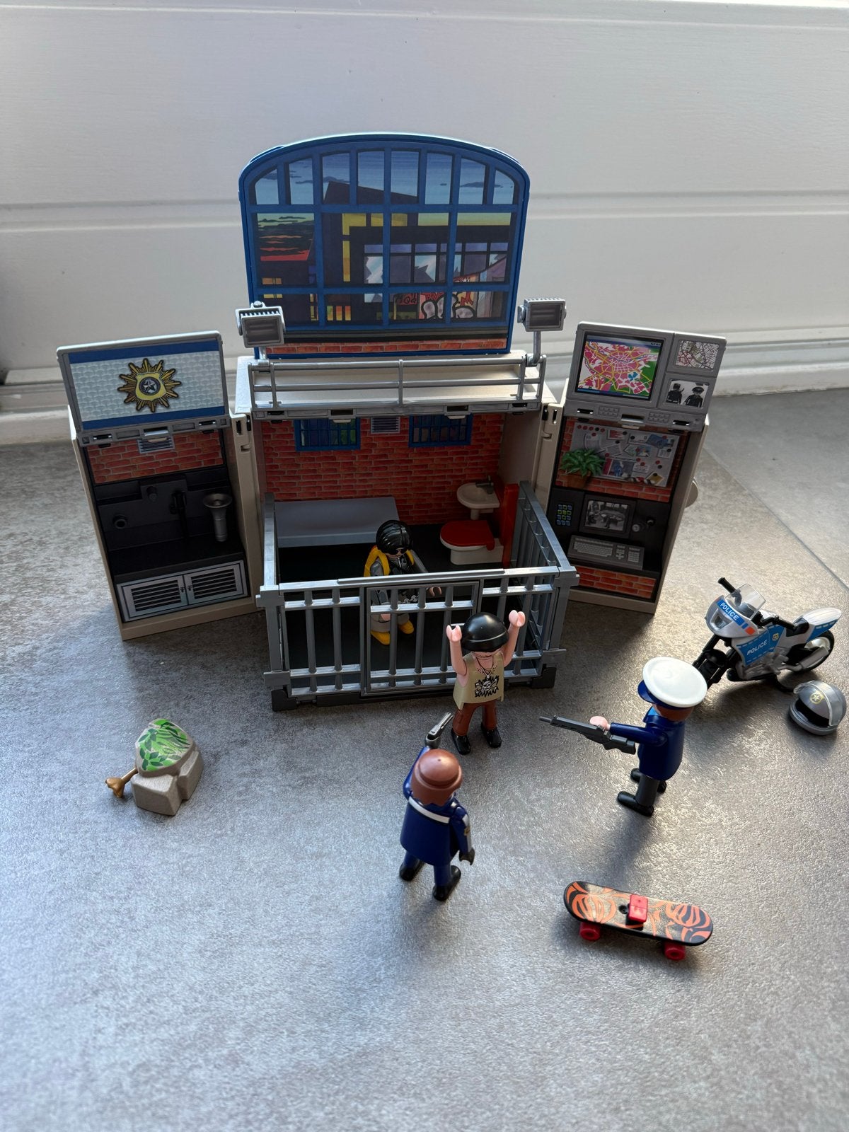 Playmobil politiestation 5421 (handig compact mee te nemen), Gebouw, Complete set, Ophalen of Verzenden, Zo goed als nieuw
