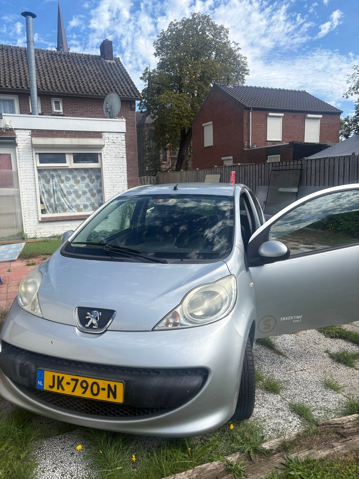 Peugeot 2008 Grijs, 765 kg, 4 stoelen, 68 pk, Particulier