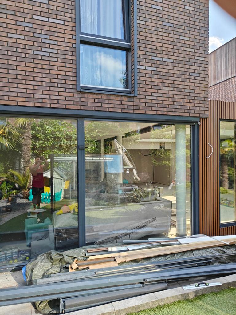 Groot HR++ dubbelglas raam met afneembaar ventilatierooster, Ophalen of Verzenden