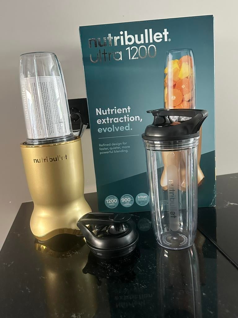 Licht gebruikt: Nutribullet blender 1200 watt GOUD, Witgoed en Apparatuur, Blenders, Ophalen of Verzenden, Zo goed als nieuw, Blender