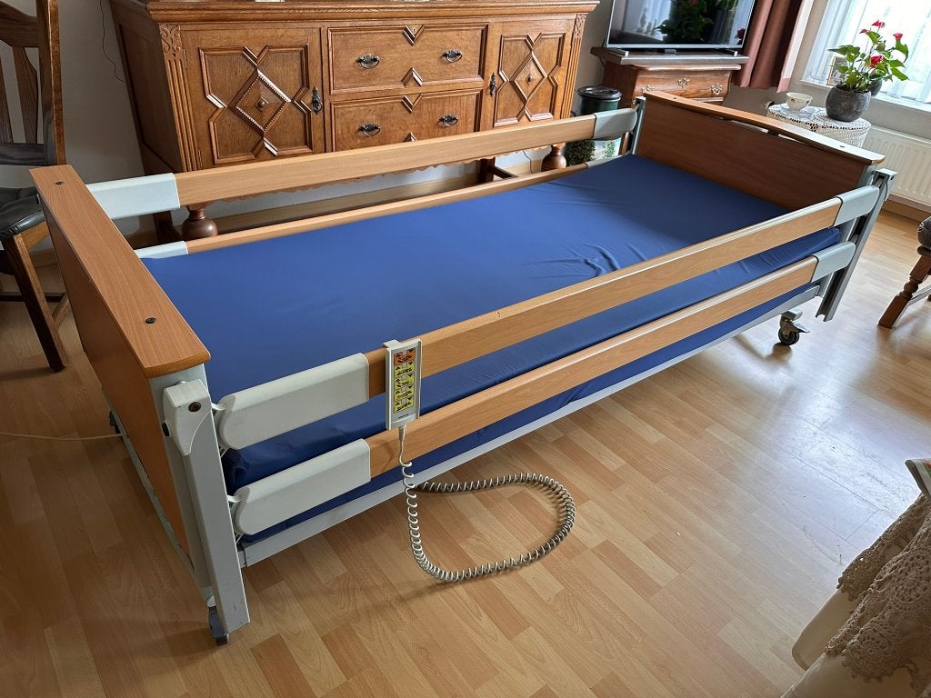 Hoog Laag bed electrisch verstelbaar, Ophalen, Gebruikt