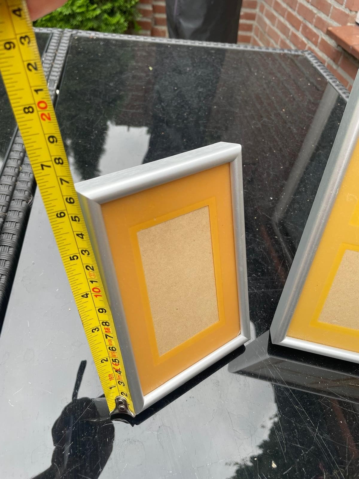 Set van 2 zilverkleurige fotolijsten met gele passe-partout, Ophalen, Gebruikt, Fotolijst, Metaal