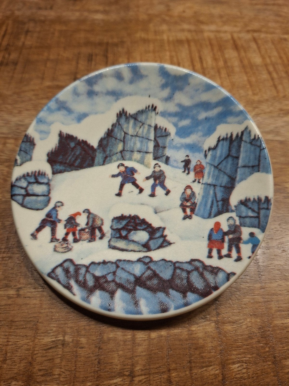 Arabia Finland wandbordje A. Alariesto 1980 - Wintertafereel, Antiek en Kunst, Verzenden