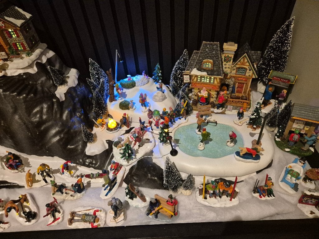 Compleet Lemax kerstdorp, Ophalen, Zo goed als nieuw
