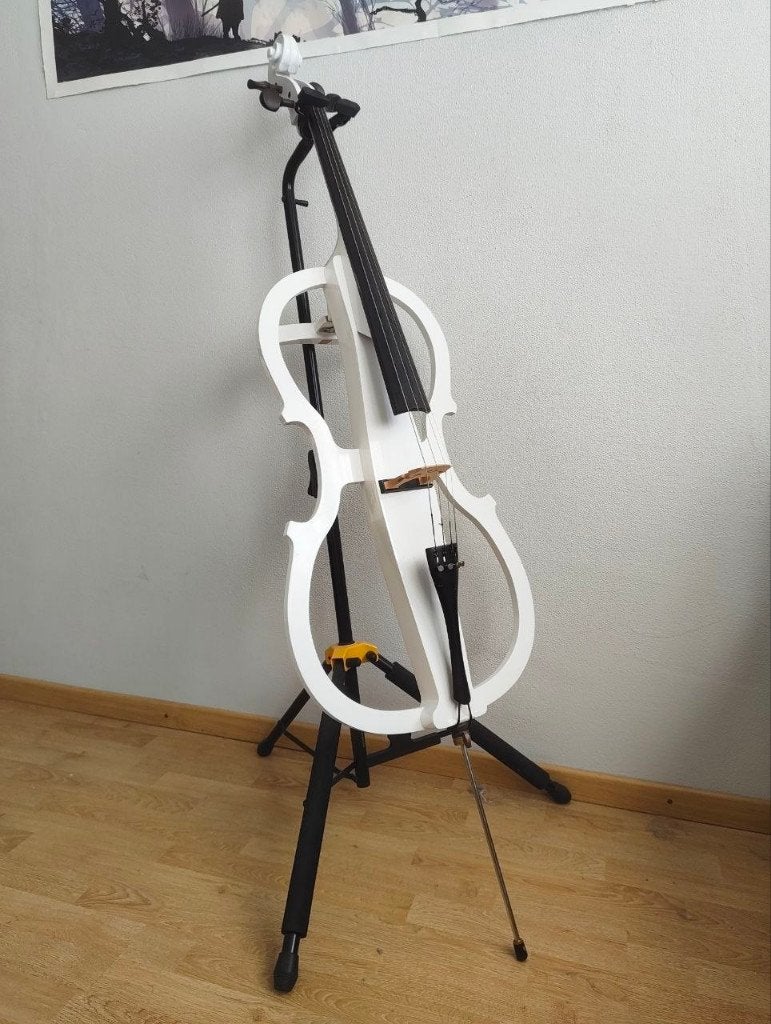 Elektrische cello met standaard en softbag, Muziek en Instrumenten, Ophalen, Zo goed als nieuw, 4/4-cello, Met koffer