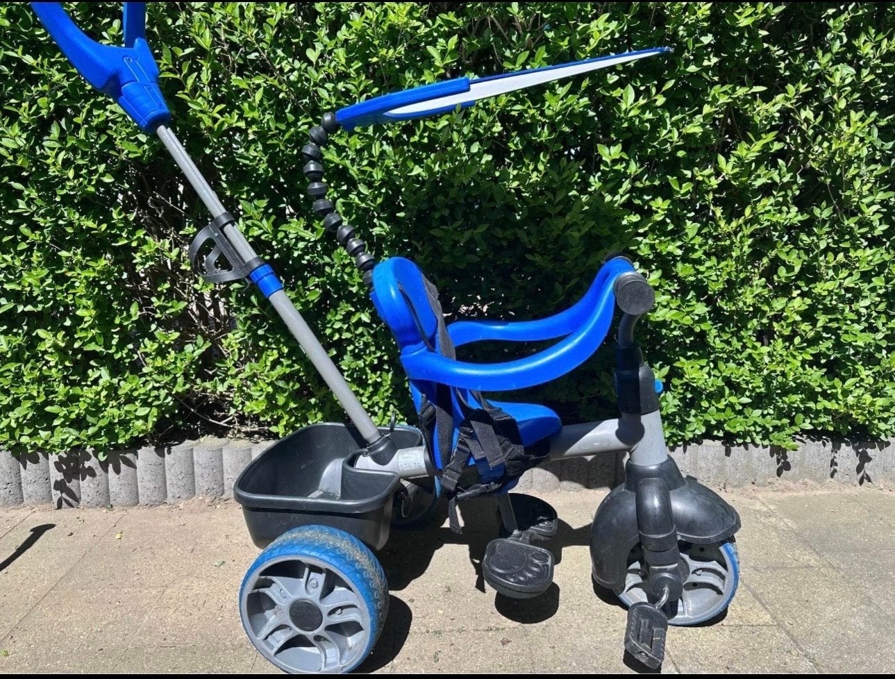 Little Tikes driewieler met duwstang en zonnekap, Fietsen en Brommers, Fietsen | Driewielers, Ophalen, Gebruikt, Terugtraprem
