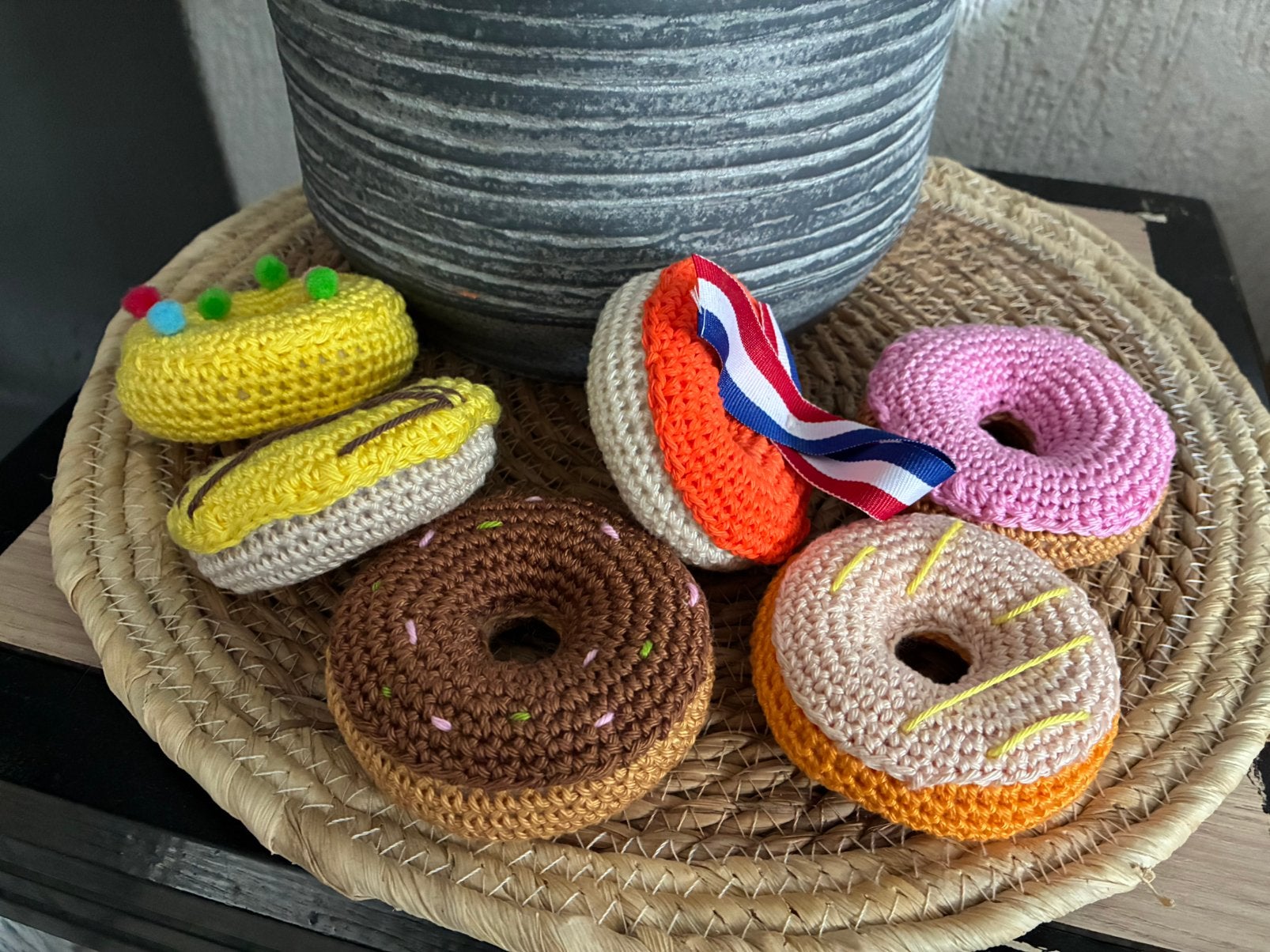 Gehaakte donuts, Ophalen of Verzenden, Zo goed als nieuw, Haken, Overige typen