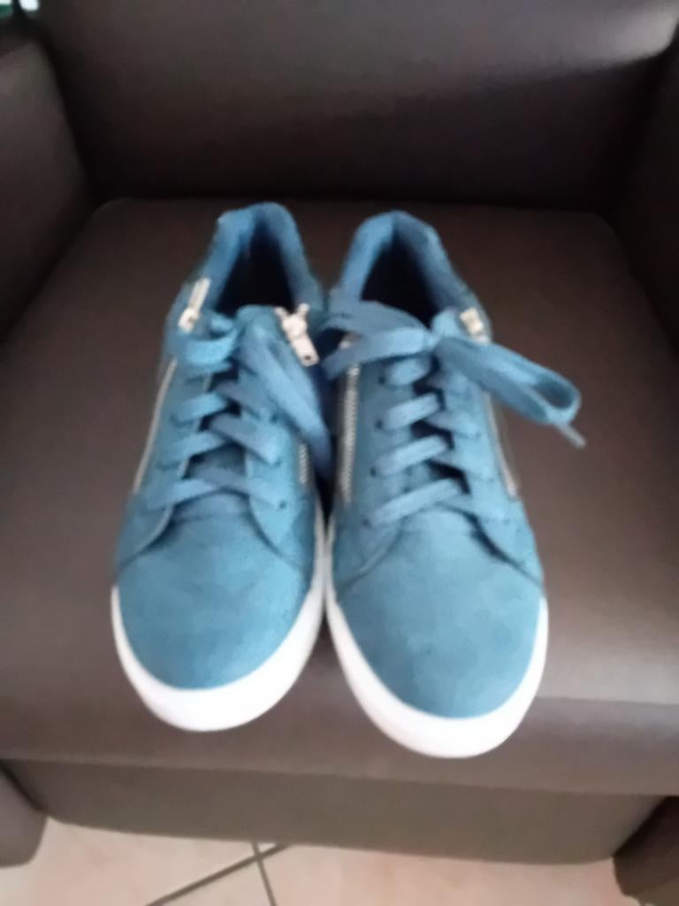 2 paar nieuwe schoenen, Ophalen, Blauw, Nieuw, Sneakers of Gympen