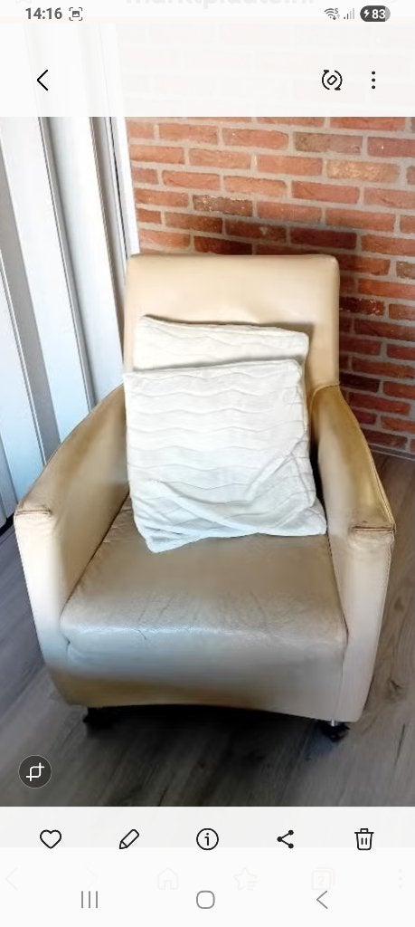 2 leren creme kleurige stoelen + poef, Ophalen, Gebruikt, Twee, Overige kleuren