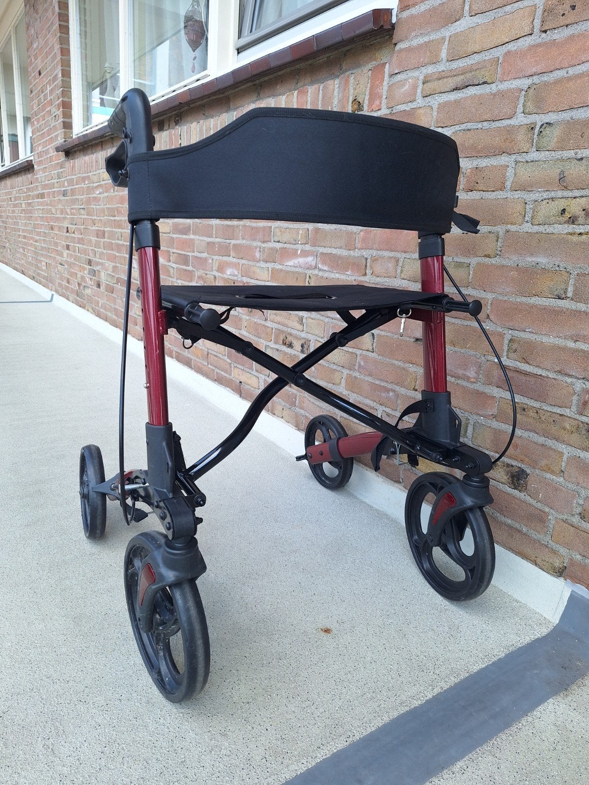 Stevige rollator lichtgewicht, Ophalen, Lichtgewicht, Zo goed als nieuw